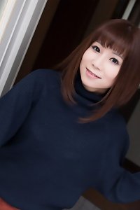 a beautiful chinese woman gives an impromptu blow job